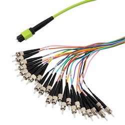 MPO带引脚插口到ST扇出插口，24根光纤，OM4 50 / 125um多模，OFNR光缆护套，水蓝色，5米的图片